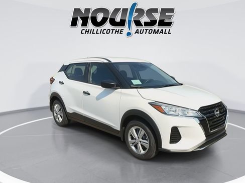 New 2025 Nissan Kicks Play S image 2