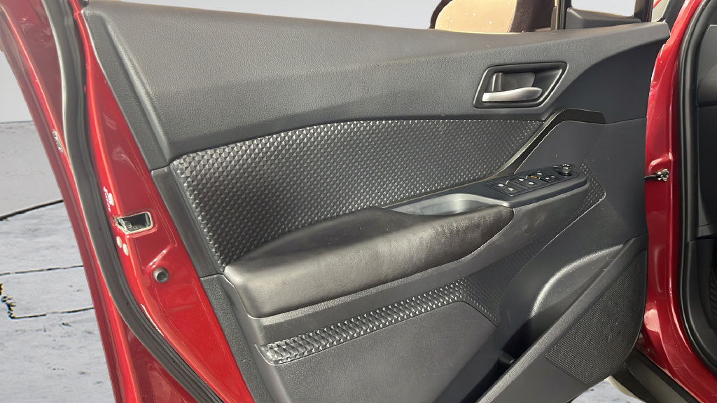 Used 2019 Toyota C-HR LE FWD image 13