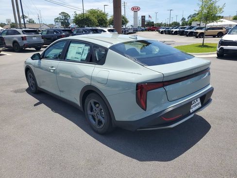 New 2026 Kia K4 FWD image 3