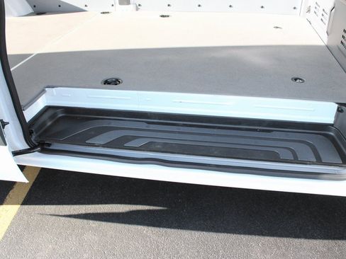 Used 2025 Mercedes-Benz Sprinter 2500 image 7