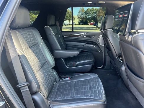 Used 2022 Cadillac Escalade Premium Luxury Platinum image 33