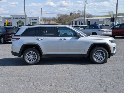 New 2026 Jeep Grand Cherokee Laredo X image 4