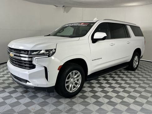 Used 2022 Chevrolet Suburban LT RWD image 4