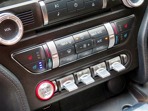 Used 2018 Ford Mustang GT Premium image 28