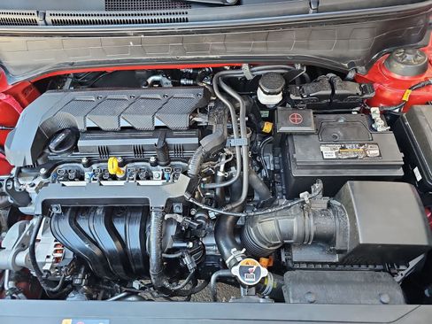 Used 2022 Hyundai Venue Limited FWD image 13