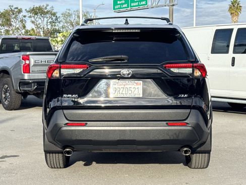 Used 2025 Toyota RAV4 XLE image 6