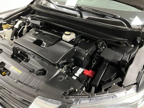 Used 2019 Nissan Pathfinder SL AWD/4WD image 64