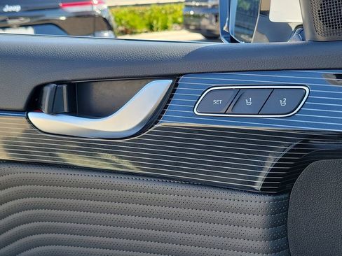 Used 2025 Hyundai Palisade Calligraphy image 28