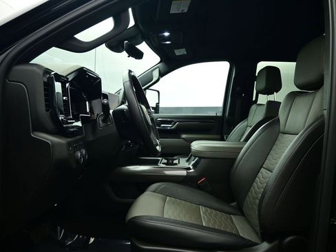 Used 2024 Chevrolet Silverado 2500 ZR2 w/ Technology Package image 47