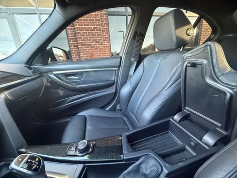 Used 2018 BMW 330i xDrive Sedan w/ Convenience Package image 24