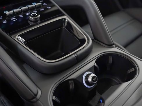New 2026 Porsche Cayenne GTS image 33