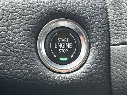 Used 2022 GMC Yukon Denali w/ Denali Ultimate Package AWD/4WD image 34