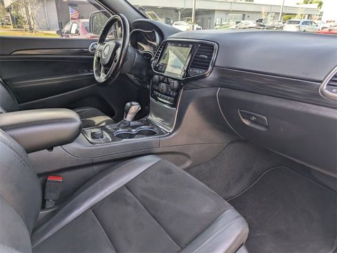 Used 2022 Jeep Grand Cherokee Laredo X image 13