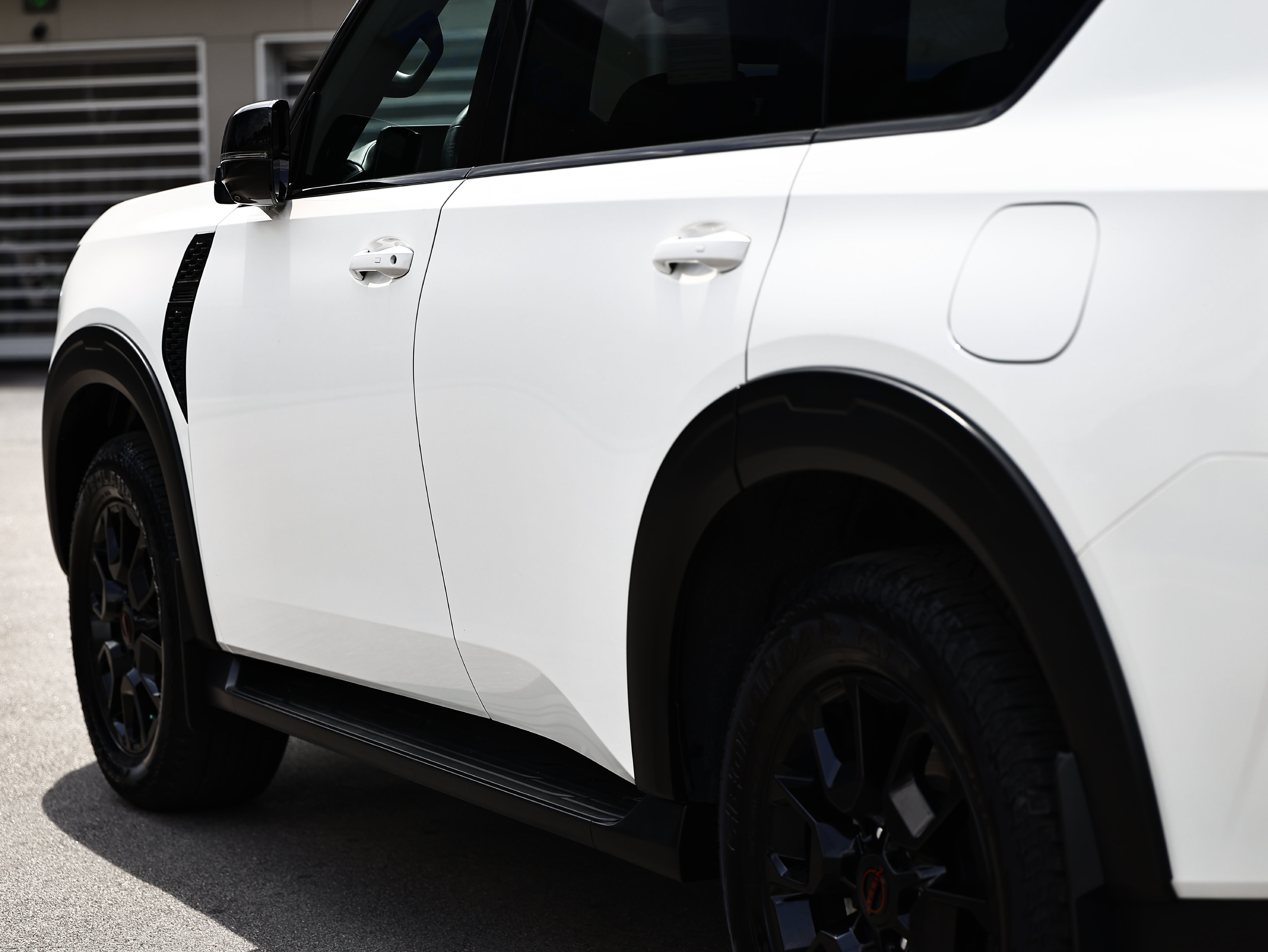 Used 2025 Nissan Armada PRO-4X AWD/4WD image 8