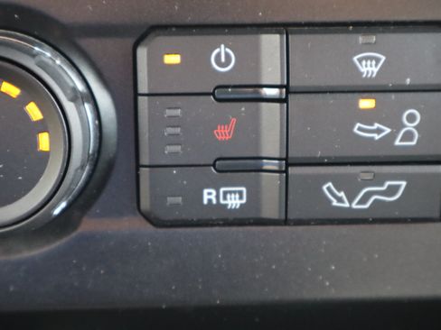 Used 2018 Ford F150 XLT w/ Equipment Group 302A Luxury AWD/4WD image 24