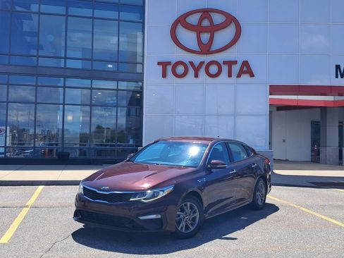 Used 2020 Kia Optima LX FWD image 1