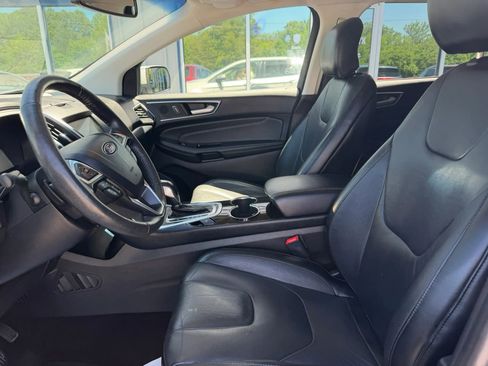 Used 2017 Ford Edge Titanium w/ Technology Package AWD/4WD image 9