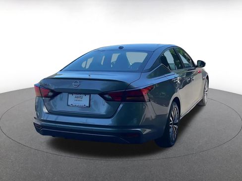 Used 2025 Nissan Altima 2.5 SV FWD image 14