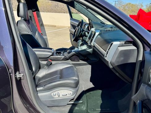 Used 2018 Porsche Cayenne GTS w/ Premium Package Plus image 17