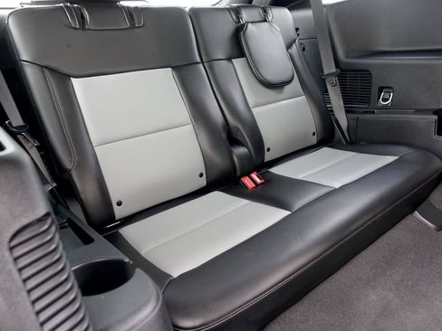 Used 2023 Ford Explorer XLT w/ Equipment Group 202A image 11