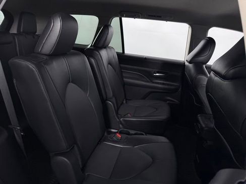 Used 2024 Toyota Grand Highlander XLE image 17