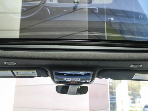 Used 2023 Land Rover Range Rover Evoque R-Dynamic S image 15