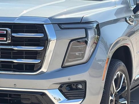 Used 2025 GMC Yukon Elevation w/ Elevation Premium Package RWD image 4