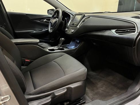 Used 2018 Chevrolet Malibu LS FWD image 23