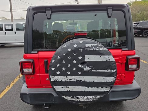Used 2019 Jeep Wrangler Sport AWD/4WD image 4