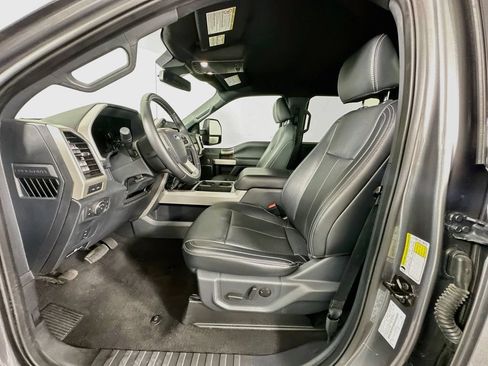 Used 2022 Ford F250 Lariat w/ Black Appearance Package AWD/4WD image 21