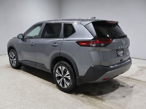 Used 2023 Nissan Rogue SV image 4