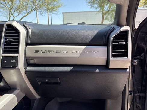 Used 2019 Ford F250 Lariat w/ Lariat Value Package AWD/4WD image 19