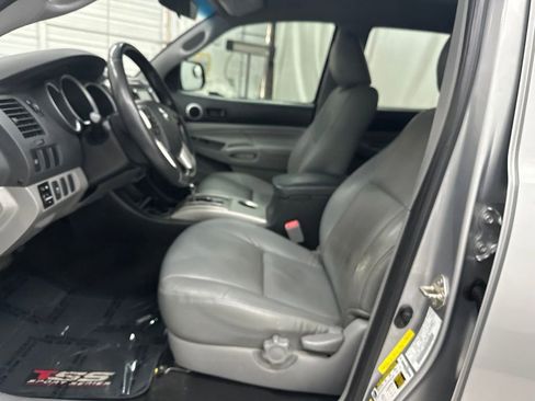 Used 2015 Toyota Tacoma PreRunner w/ SR5 Package RWD image 15