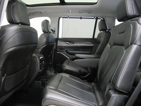 Used 2023 Jeep Grand Cherokee L Limited w/ Luxury Tech Group II AWD/4WD image 26