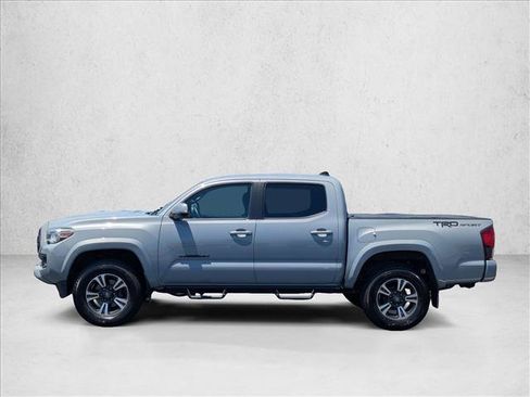 Used 2018 Toyota Tacoma TRD Sport w/ Technology Package RWD image 9
