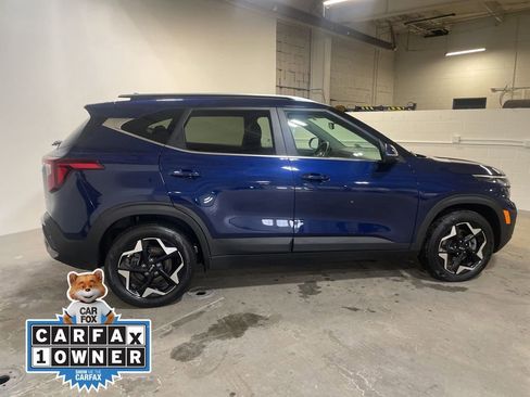 Used 2024 Kia Seltos EX image 11