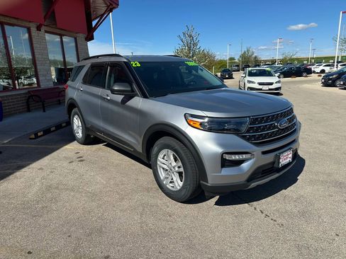 Used 2023 Ford Explorer XLT w/ Equipment Group 202A AWD/4WD image 2