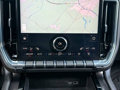 Used 2025 GMC Yukon Elevation w/ LPO, Elevation Black Package AWD/4WD image 27