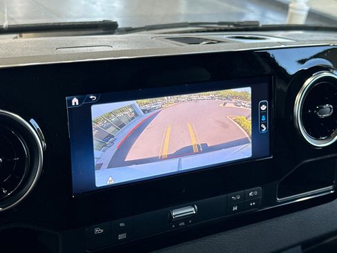 New 2024 Mercedes-Benz eSprinter 170 Cargo image 18