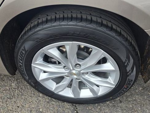 Used 2024 Chevrolet Malibu LT image 8