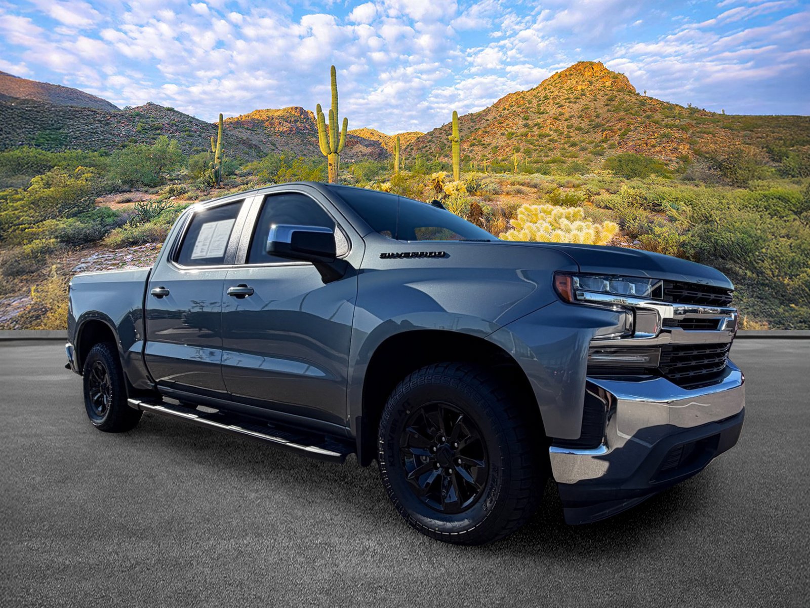 Used 2021 Chevrolet Silverado 1500 LT w/ LPO, Dark Essentials Package RWD image 9