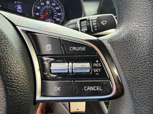 Used 2020 Kia Forte LXS FWD image 32