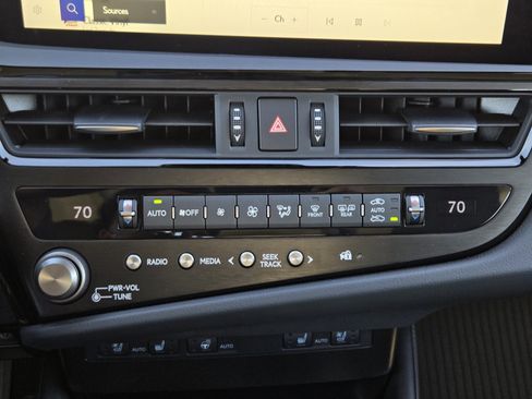 New 2025 Lexus ES 350 w/ Premium Package image 14