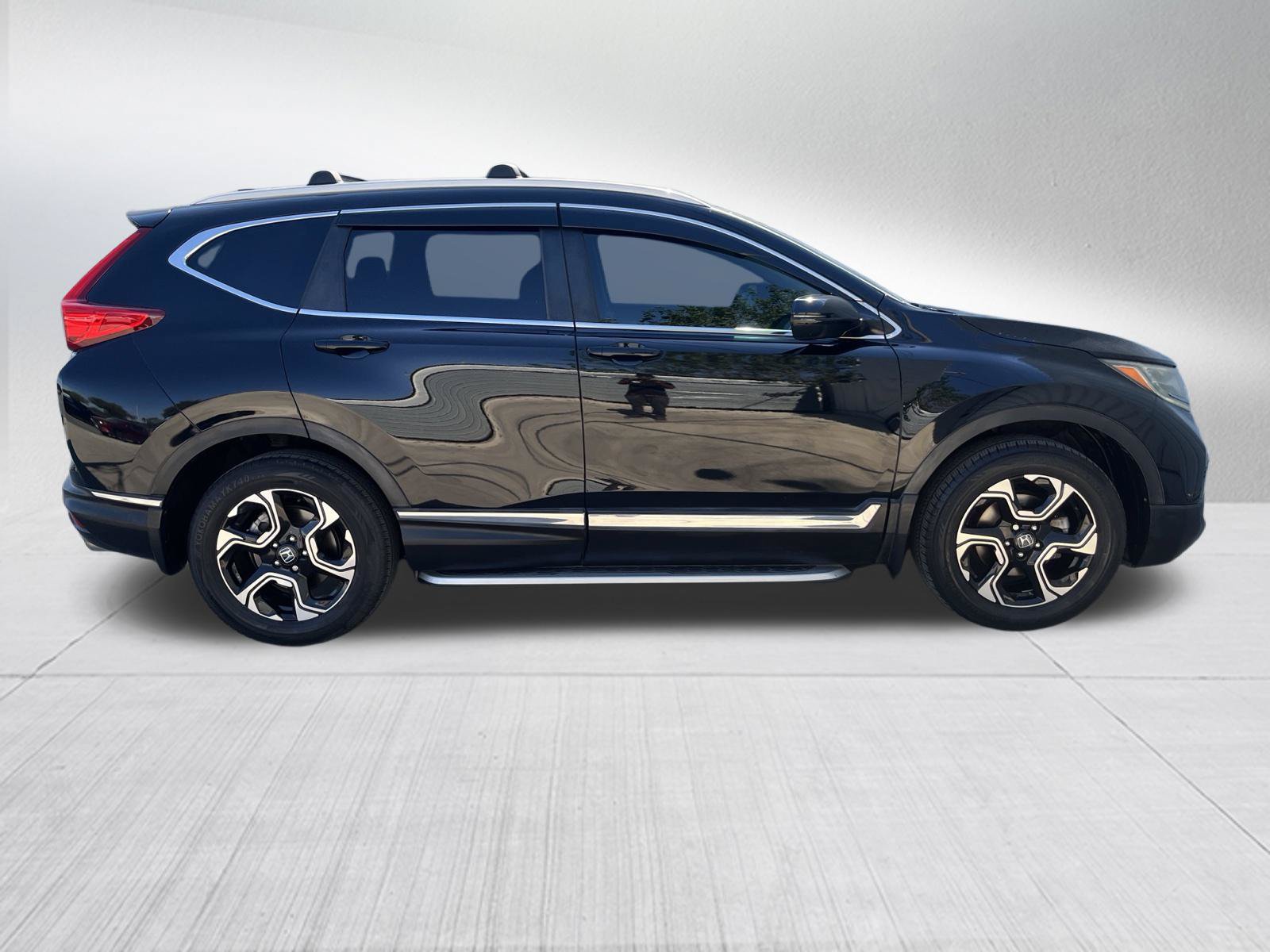 Used 2018 Honda CR-V Touring image 5