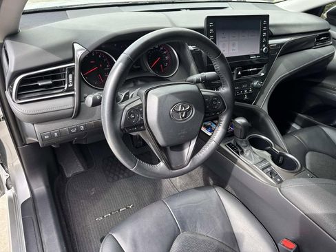 Used 2021 Toyota Camry XSE image 4