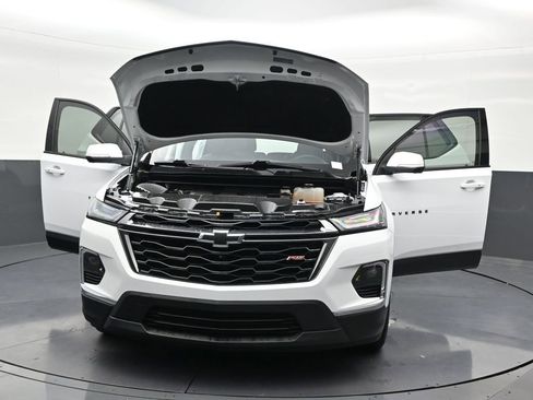 Used 2024 Chevrolet Traverse RS FWD image 41