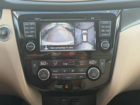 Used 2015 Nissan Rogue SL FWD image 18