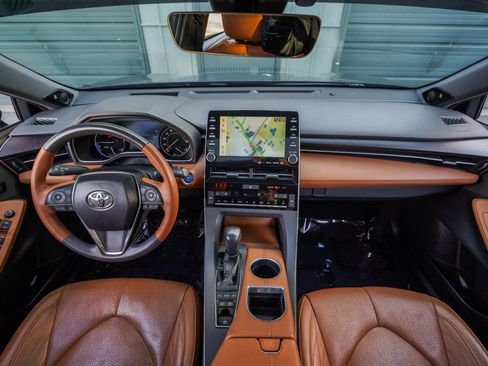 Used 2019 Toyota Avalon Limited image 17