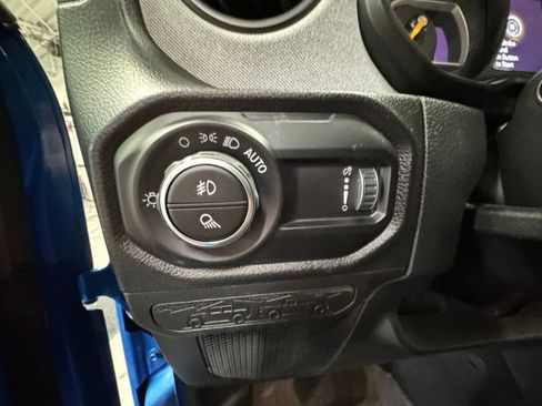 Used 2024 Jeep Gladiator Sport image 26