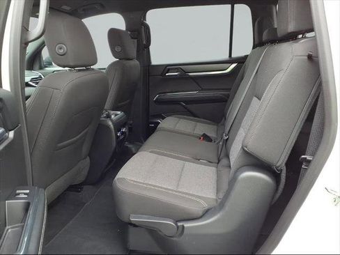 Used 2025 GMC Acadia Elevation image 21